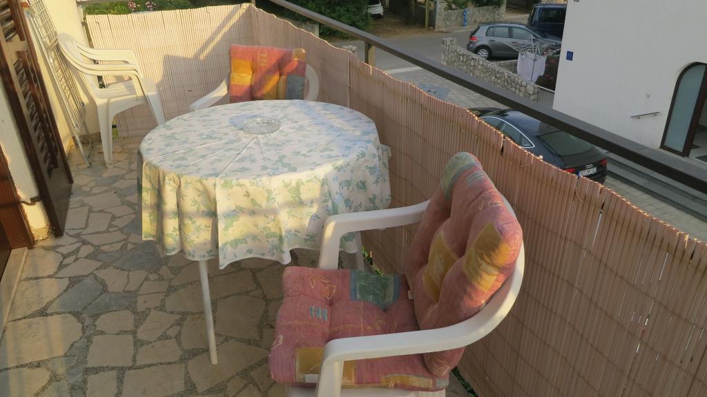 Apartment Josipa Малинска Экстерьер фото