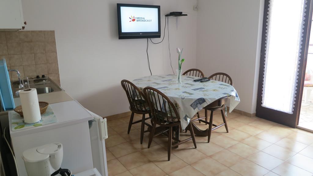 Apartment Josipa Малинска Экстерьер фото
