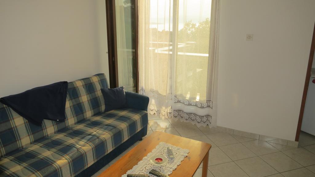 Apartment Josipa Малинска Экстерьер фото