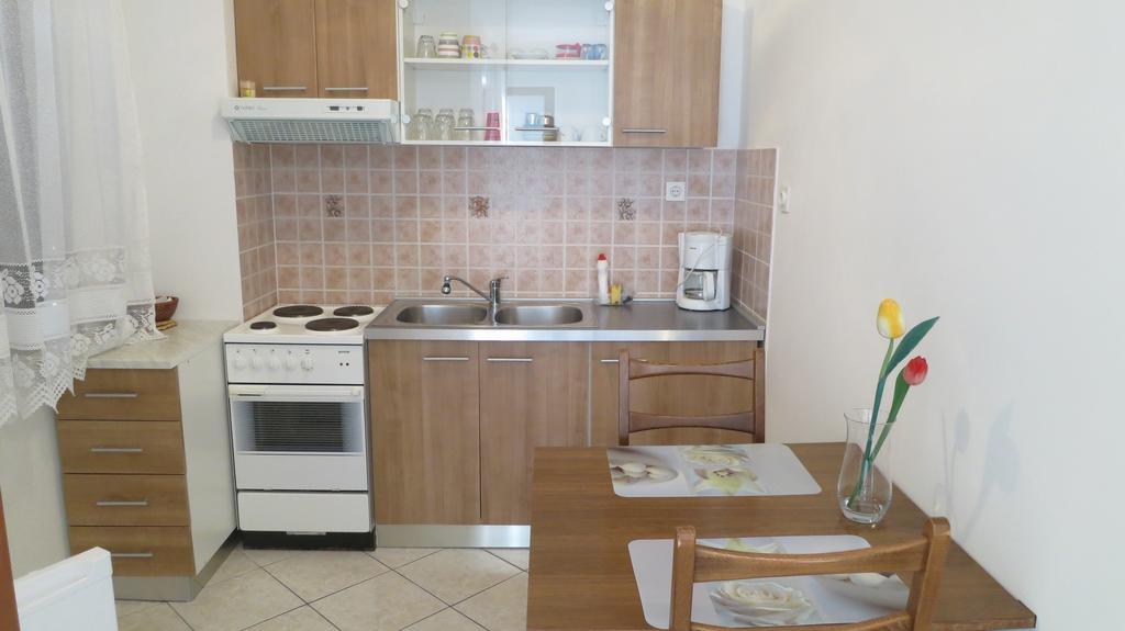 Apartment Josipa Малинска Экстерьер фото